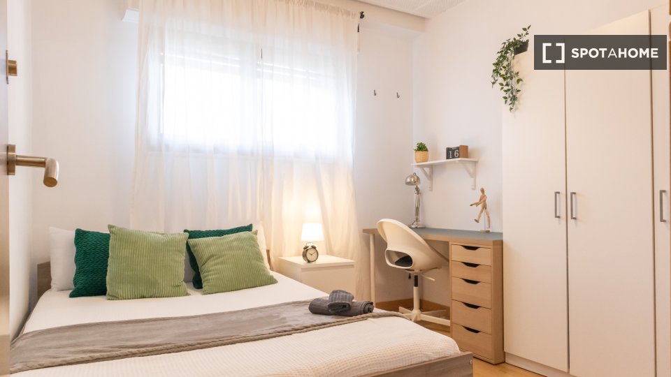 Double room Madrid, 7 beds, 160m² — photo 32