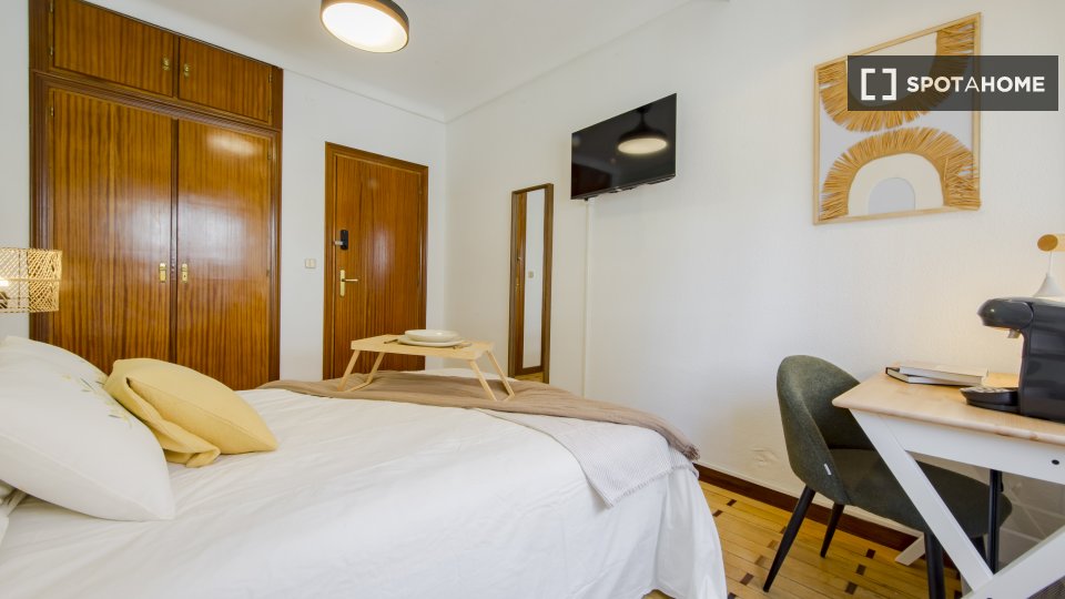 Double room Madrid, 7 beds, 135m² — photo 12