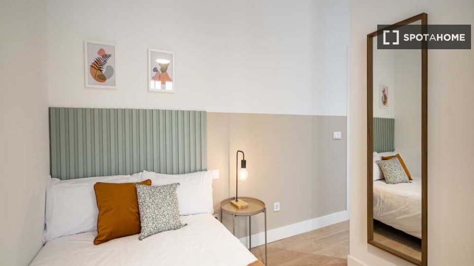 Double room Madrid, 16 beds — photo 36