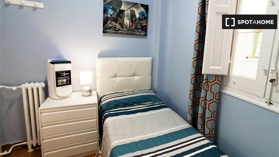 Gran habitación en apartamento de 5 dormitorios en Salamanca, Madrid
