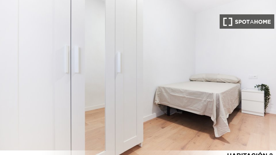 Double room Seville, 3 beds — photo 20