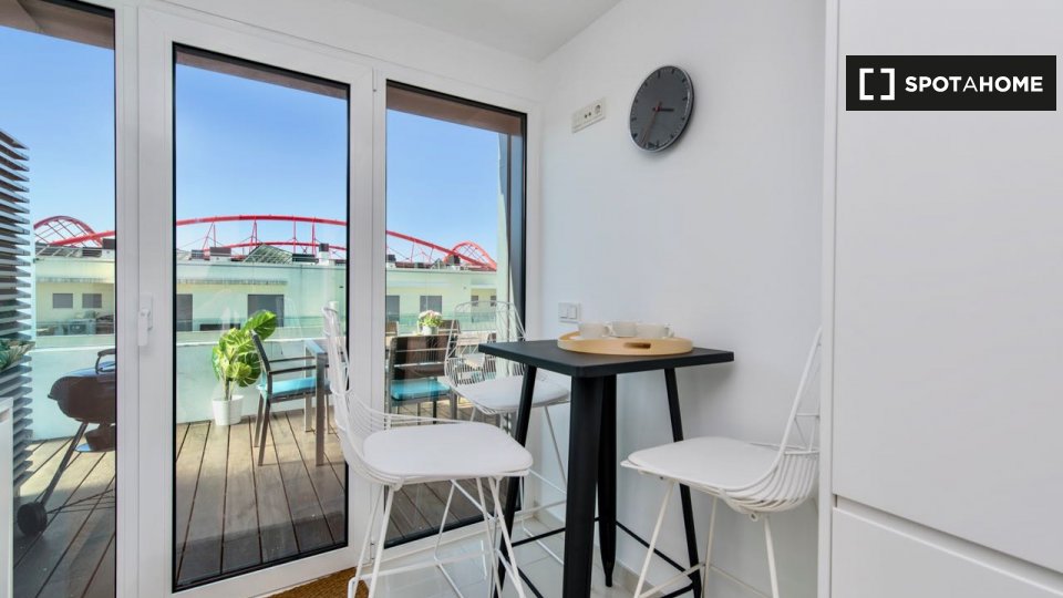 Apartment Lisbon, 2 beds, 130m² — photo 6
