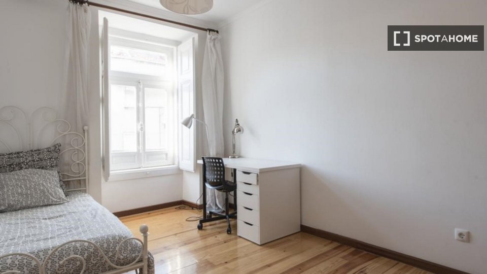Double room Lisbon, 6 beds, 150m² — photo 32