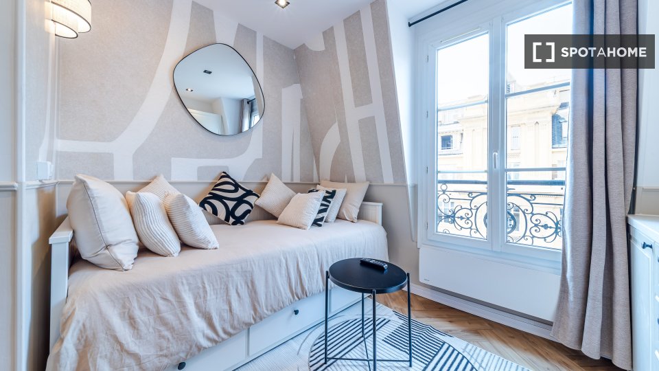 Appartamento con una camera da letto in affitto a Louis Blanc-Aqueduc, Parigi - en París