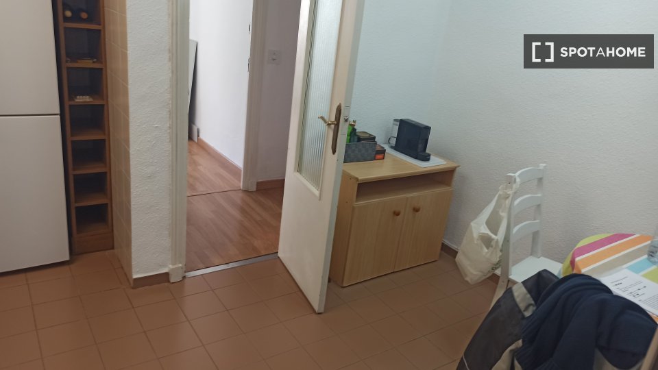 Double room Valencia, 4 beds, 90m² — photo 3