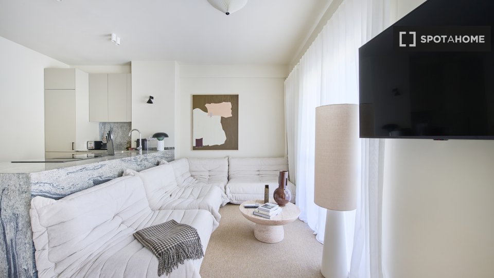 Apartment Lisbon, 1 bed — photo 1