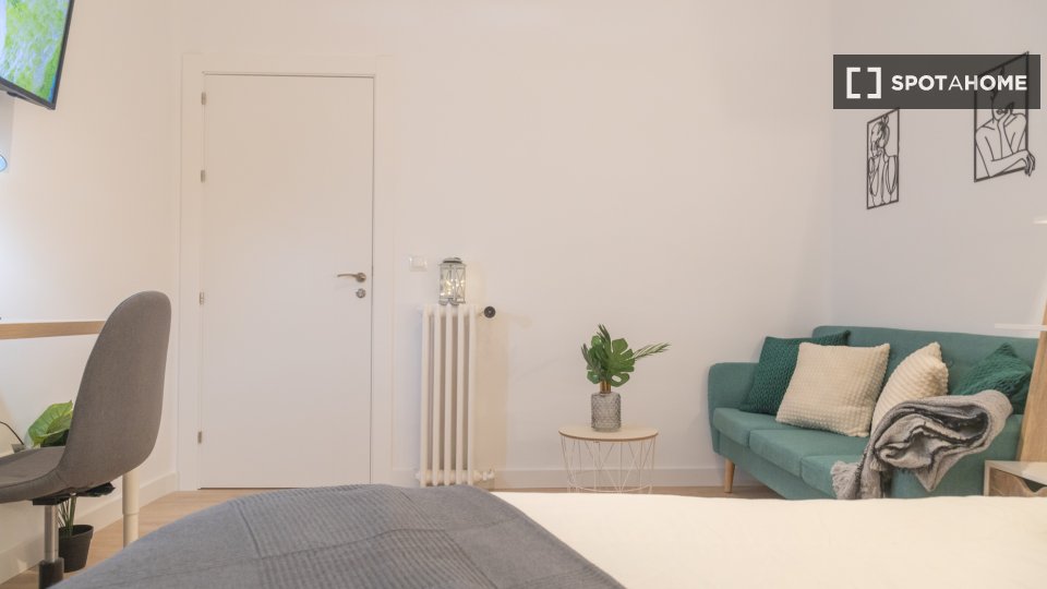 Double room Madrid, 5 beds — photo 5