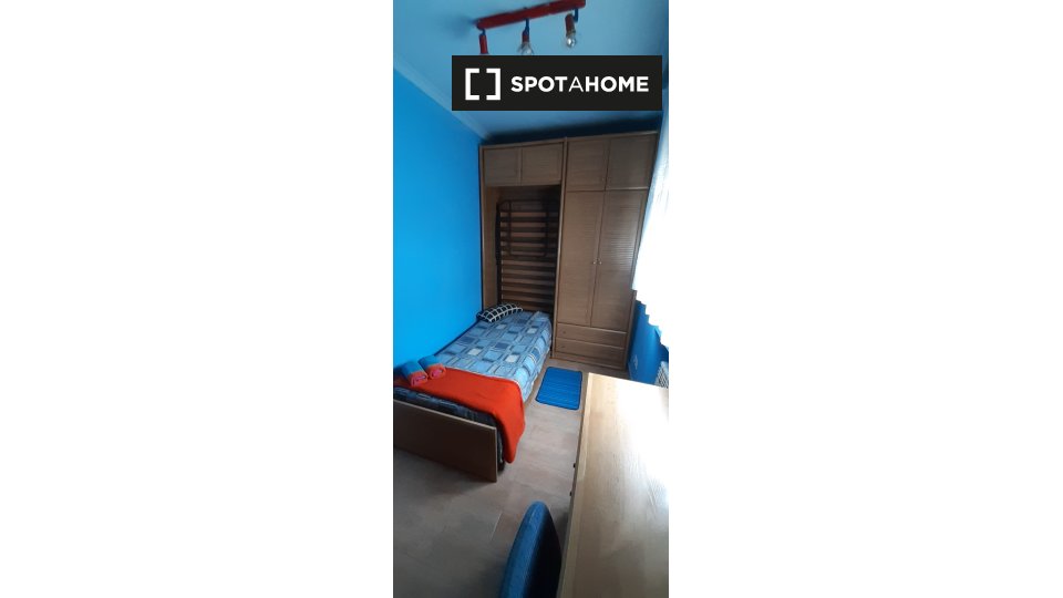 Double room Madrid, 3 beds — photo 7