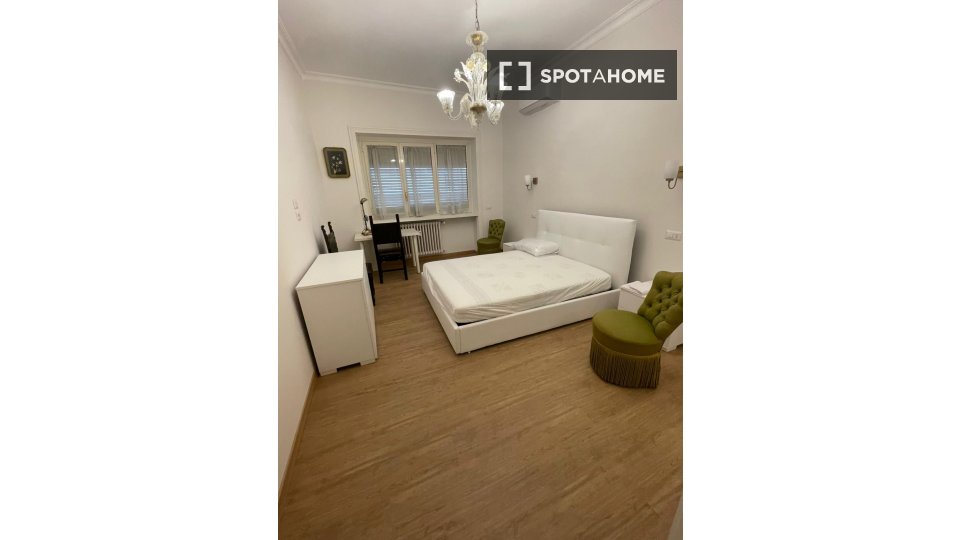 Double room Rome, 3 beds — photo 2