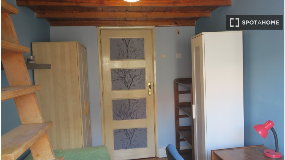 Double room Lisbon, 3 beds, 90m² — photo 7