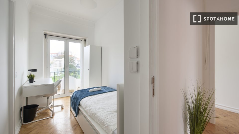 Double room Lisbon, 9 beds — photo 39