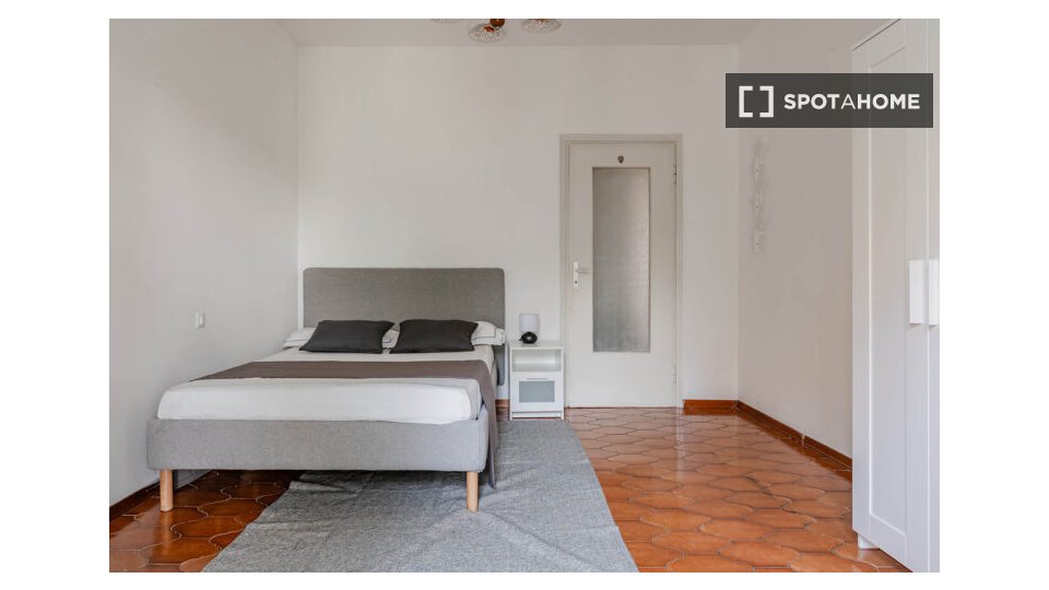 Double room Milan, 3 beds — photo 4