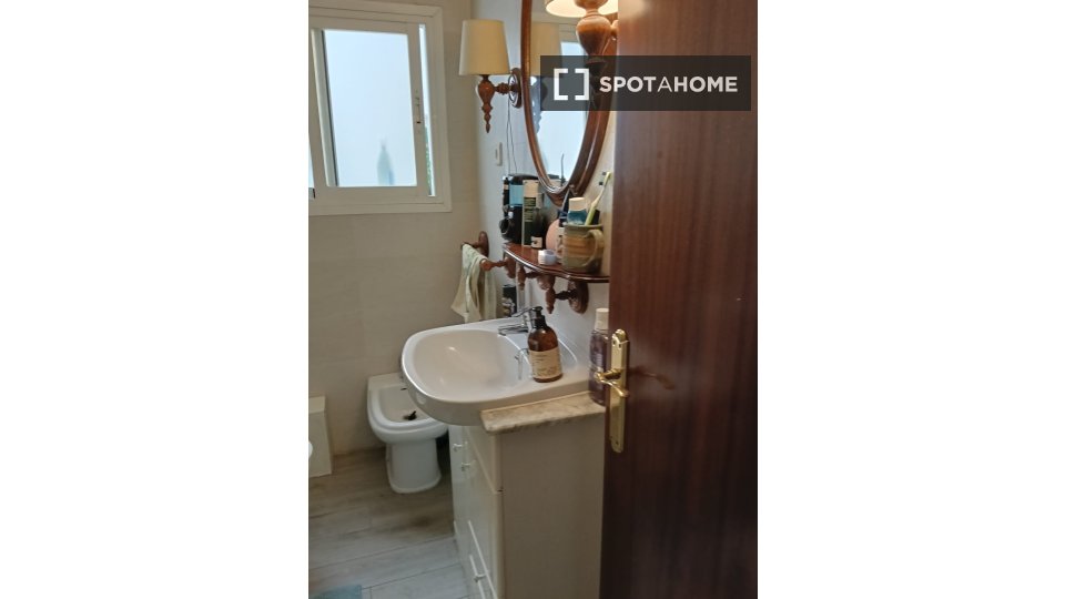 Double room Madrid, 1 bed, 100m² — photo 17