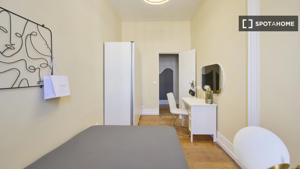 Double room Lisbon, 9 beds — photo 13