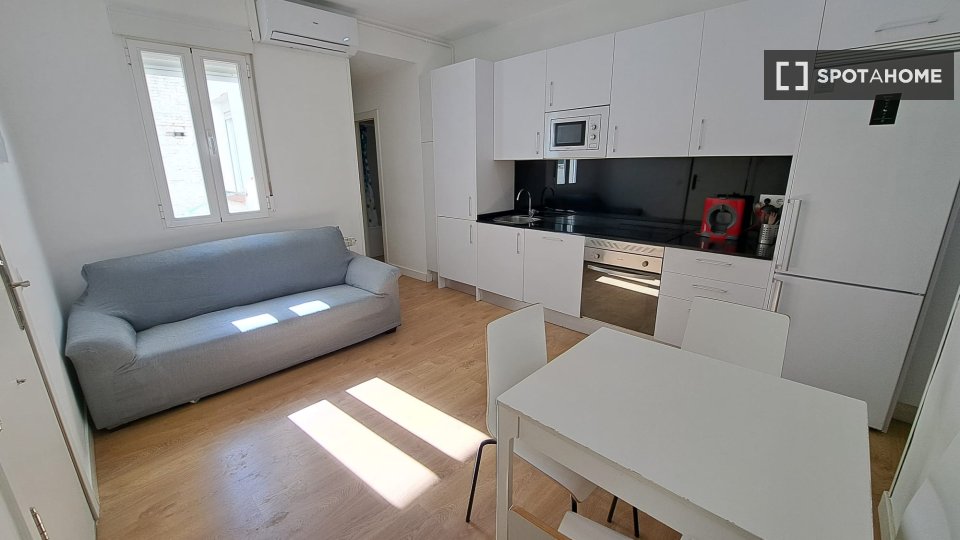 Apartment Madrid, 3 beds, 75m² — photo 3