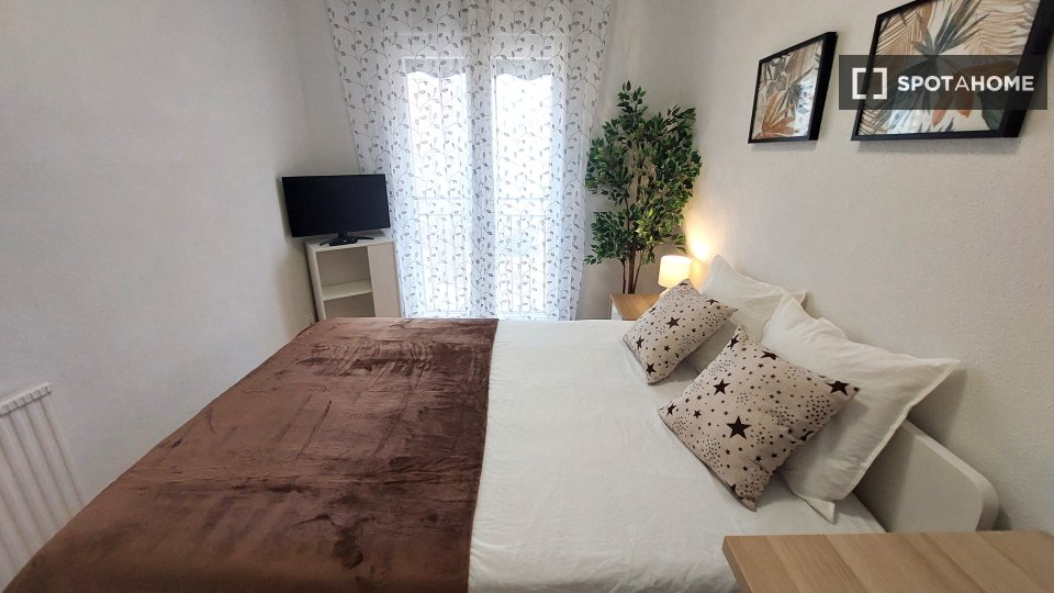 Double room Madrid, 4 beds, 61m² — photo 14