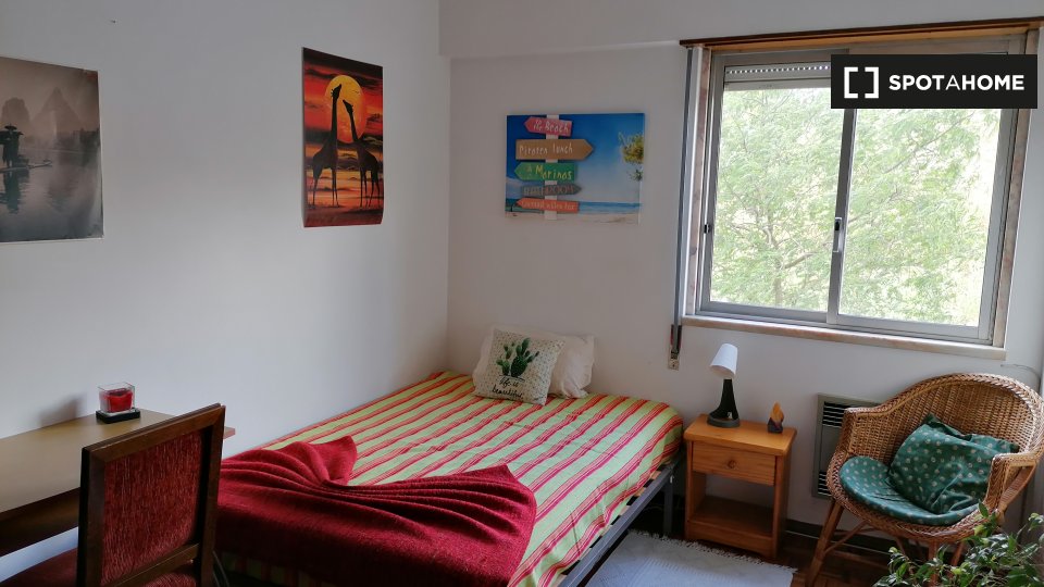 Double room Lisbon, 3 beds, 120m² — photo 3