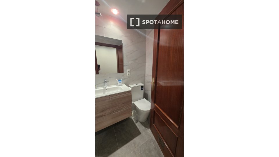 Double room Zaragoza, 4 beds, 90m² — photo 9