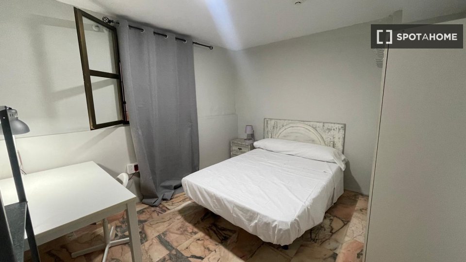 Double room Seville, 17 beds, 410m² — photo 56