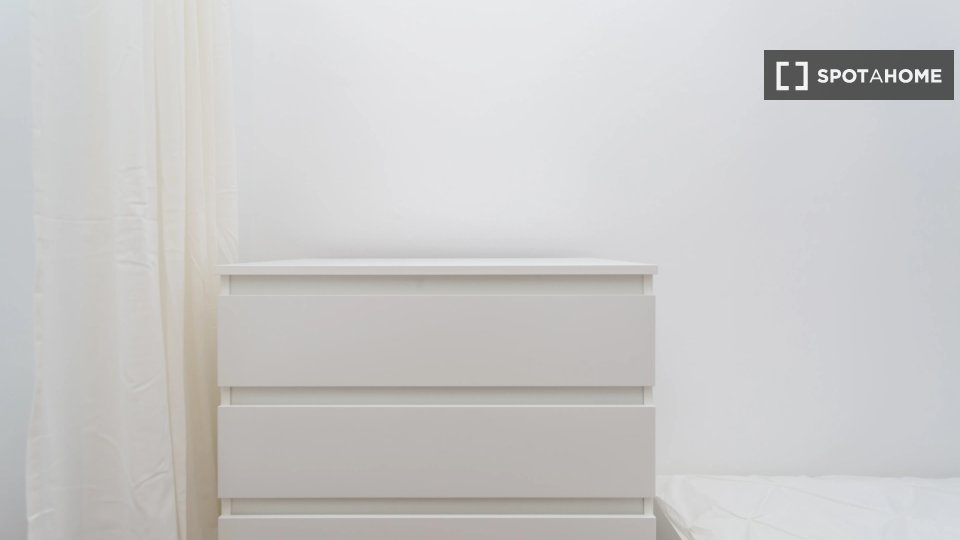 Double room Lisbon, 6 beds — photo 9