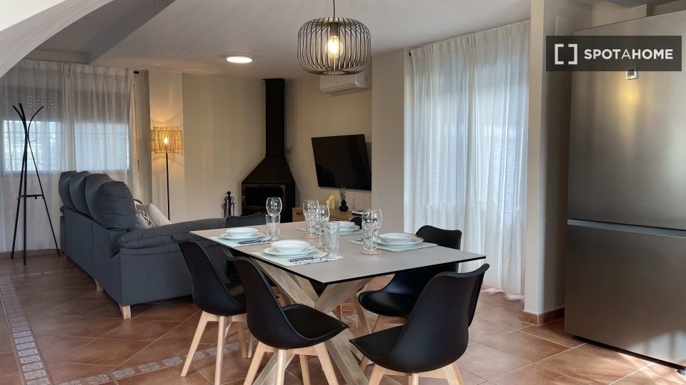 Apartment Valencia, 2 beds, 280m² — photo 3