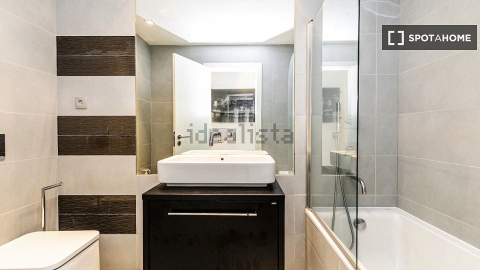 Apartment Lisbon, 2 beds, 120m² — photo 2