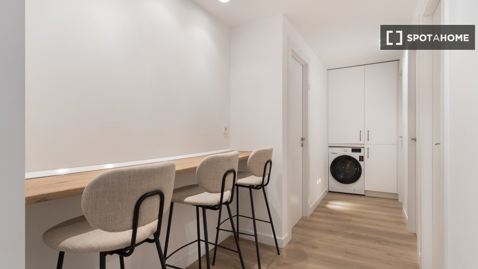 Double room Madrid, 6 beds, 120m² — photo 14