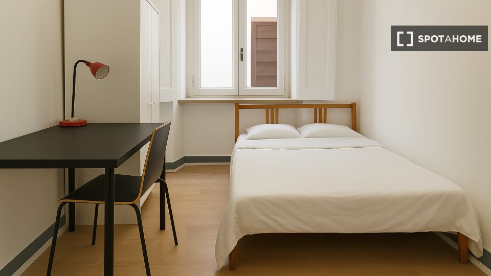 Double room Lisbon, 6 beds — photo 42