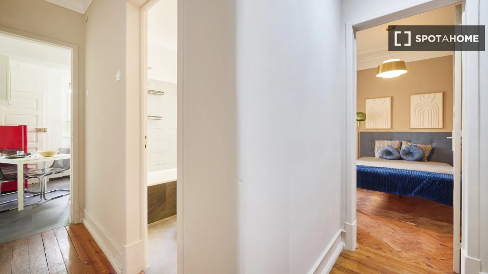 Double room Lisbon, 4 beds — photo 18