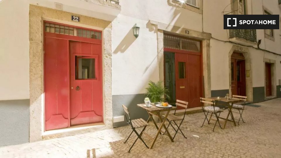 Apartment mono Lisbon, 50m² — photo 1