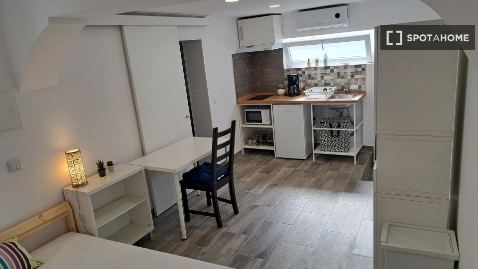Apartment mono Lisbon, 20m² — photo 1