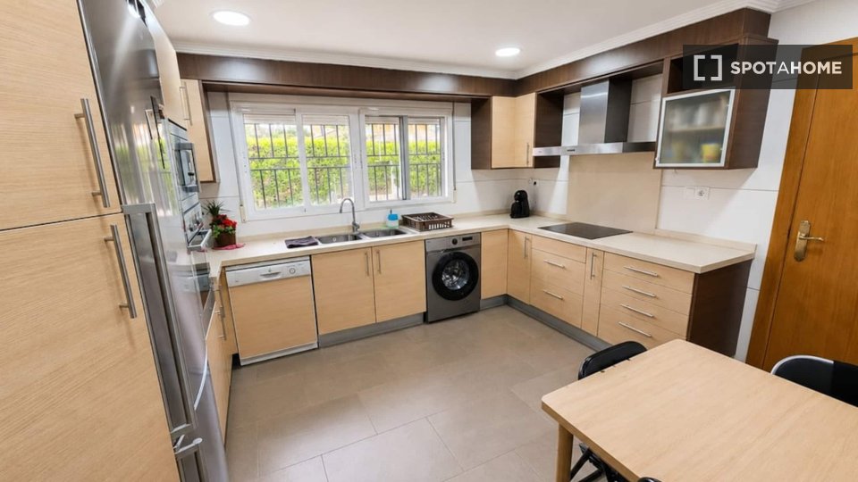Piso de 3 habitaciones en alquiler, Chiva