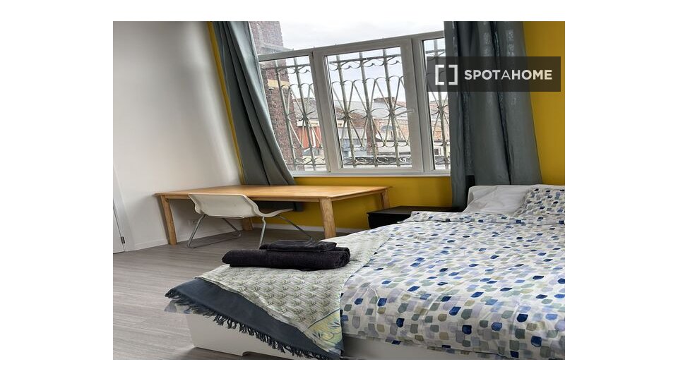 Double room Brussels, 9 beds — photo 15