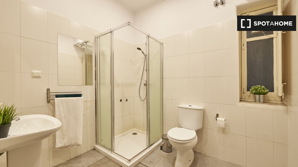Double room Lisbon, 11 beds — photo 13