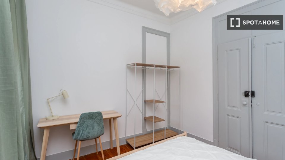 Double room Lisbon, 6 beds — photo 11