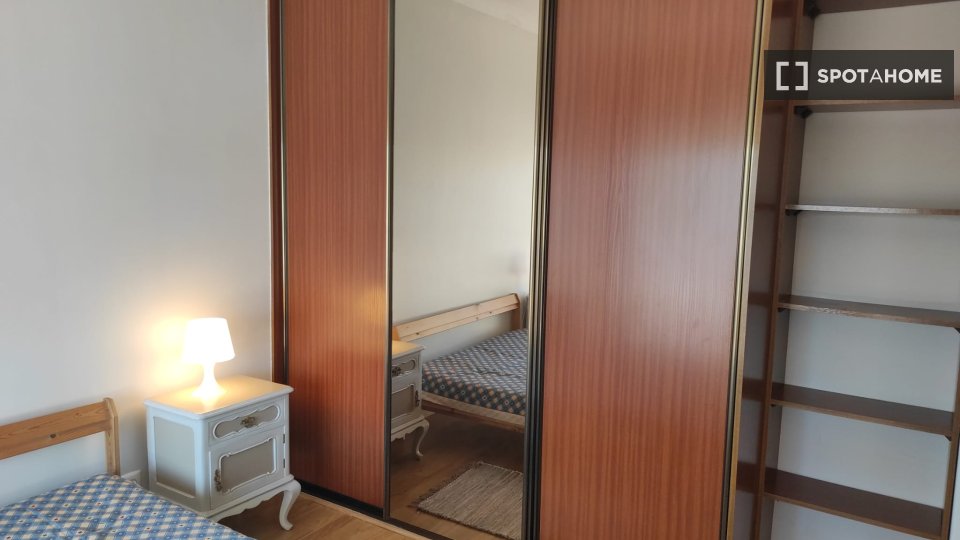 Double room Porto, 3 beds, 155m² — photo 1