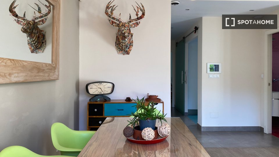 Double room Madrid, 3 beds, 9m² — photo 3