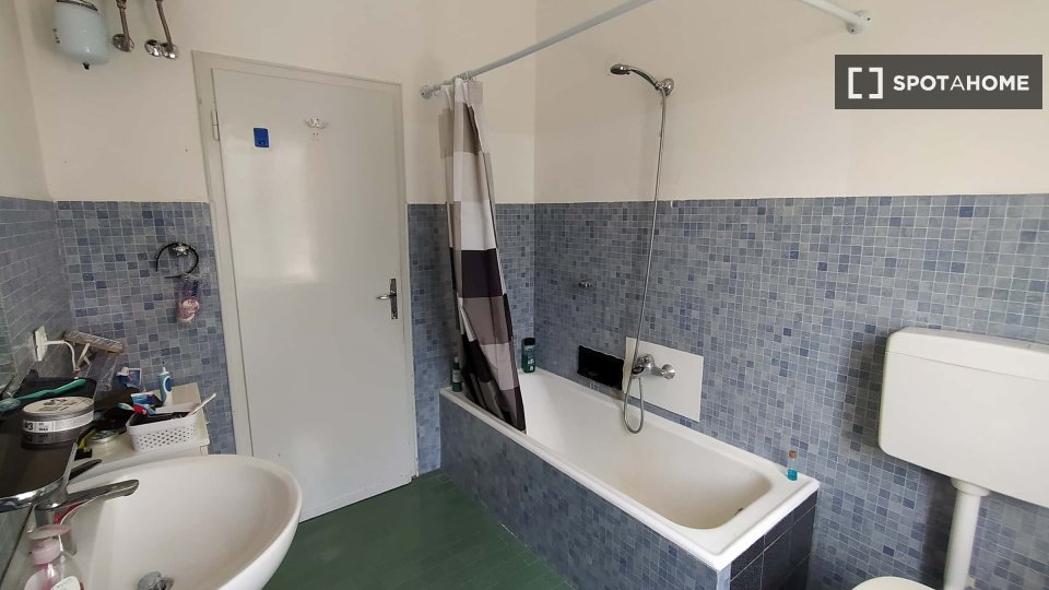 Double room Trento, 1 bed — photo 7