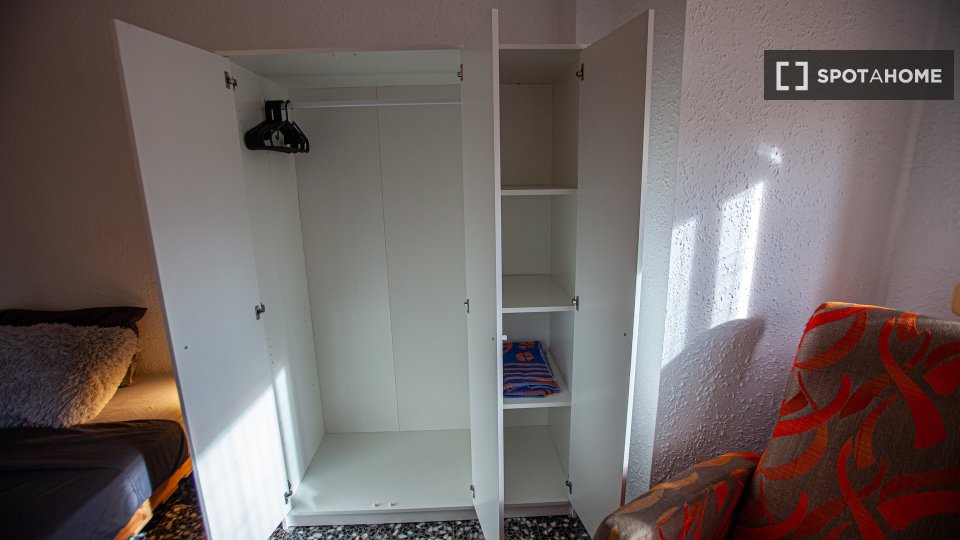 Double room Valencia, 4 beds, 140m² — photo 24