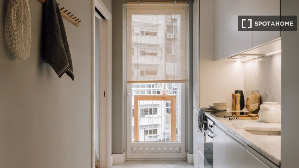 Apartment Lisbon, 2 beds — photo 13