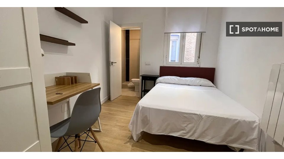 Double room Madrid, 12 beds — photo 30