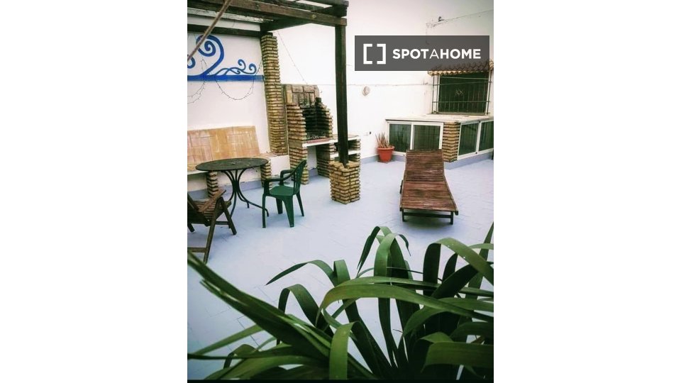 Double room Cadiz, 3 beds, 105m² — photo 5