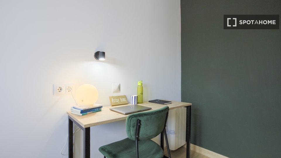 Double room Madrid, 6 beds — photo 20
