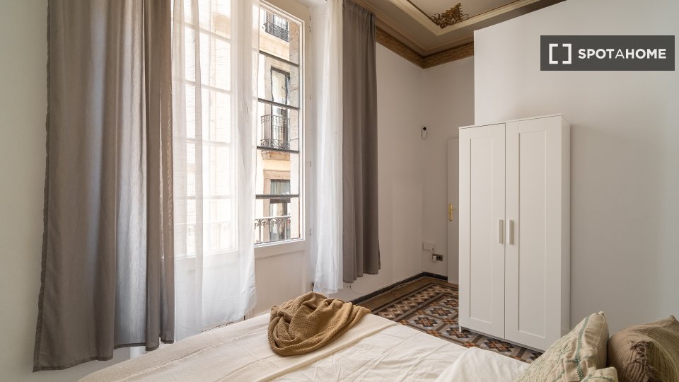 Double room Barcelona, 6 beds, 95m² — photo 6