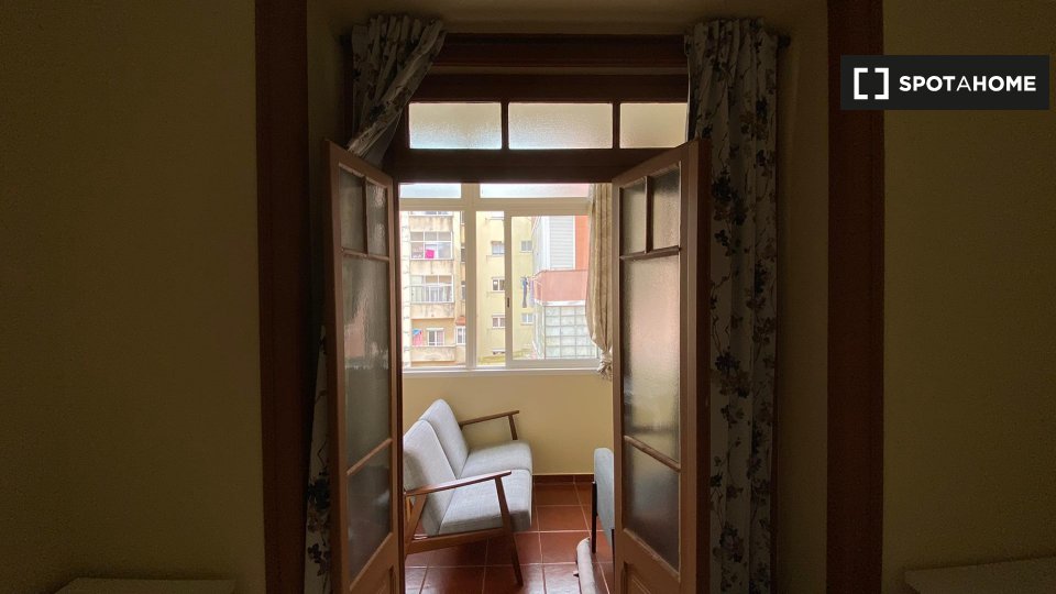 Double room Lisbon, 4 beds — photo 3