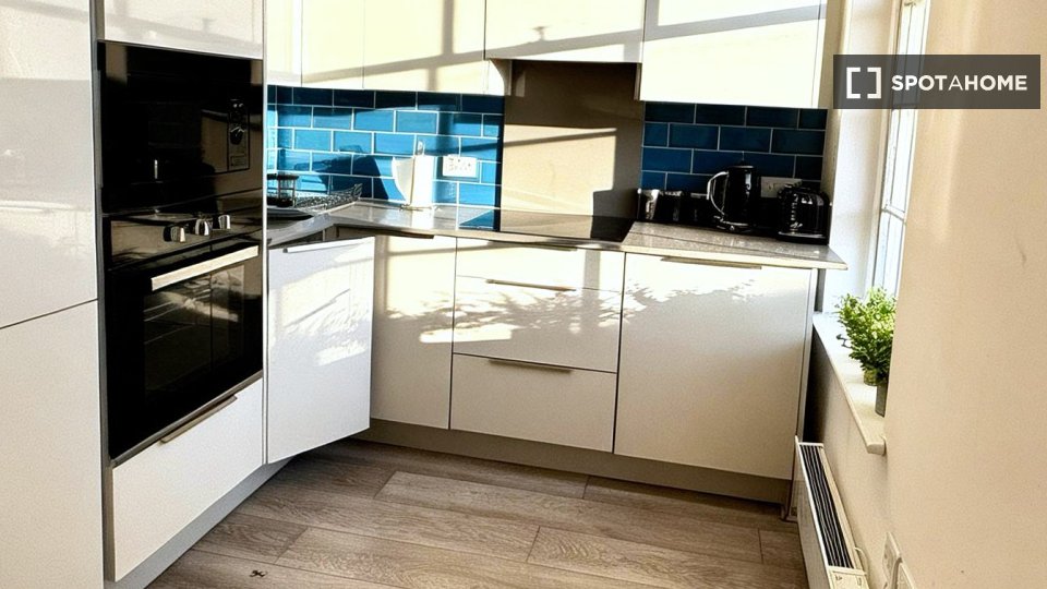 Apartment London, 2 beds — photo 18