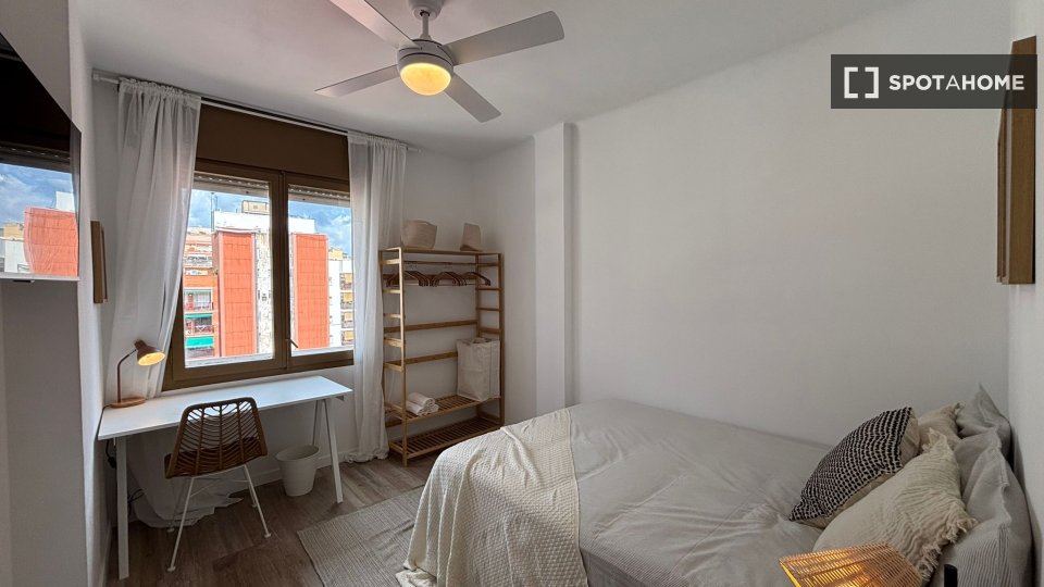 Double room Barcelona, 4 beds, 85m² — photo 5