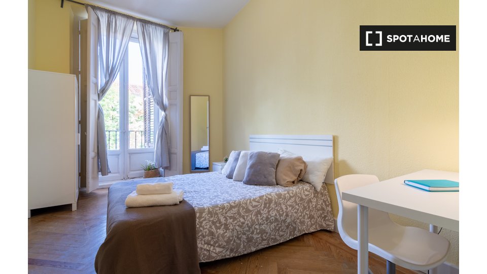 Double room Madrid, 10 beds, 220m² — photo 1