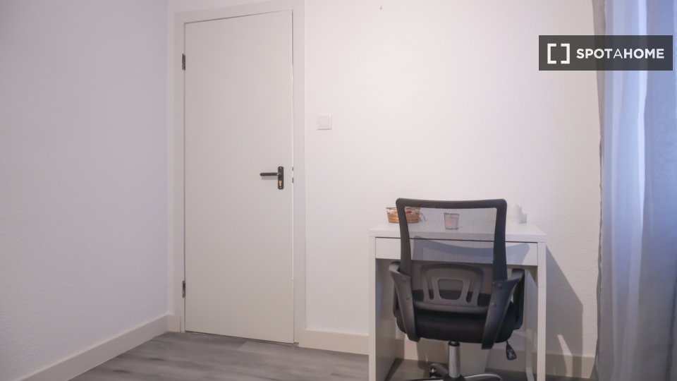Double room Madrid, 5 beds — photo 6