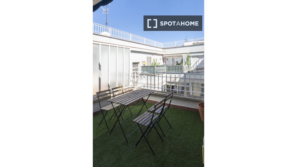 Apartment Madrid, 2 beds — photo 2